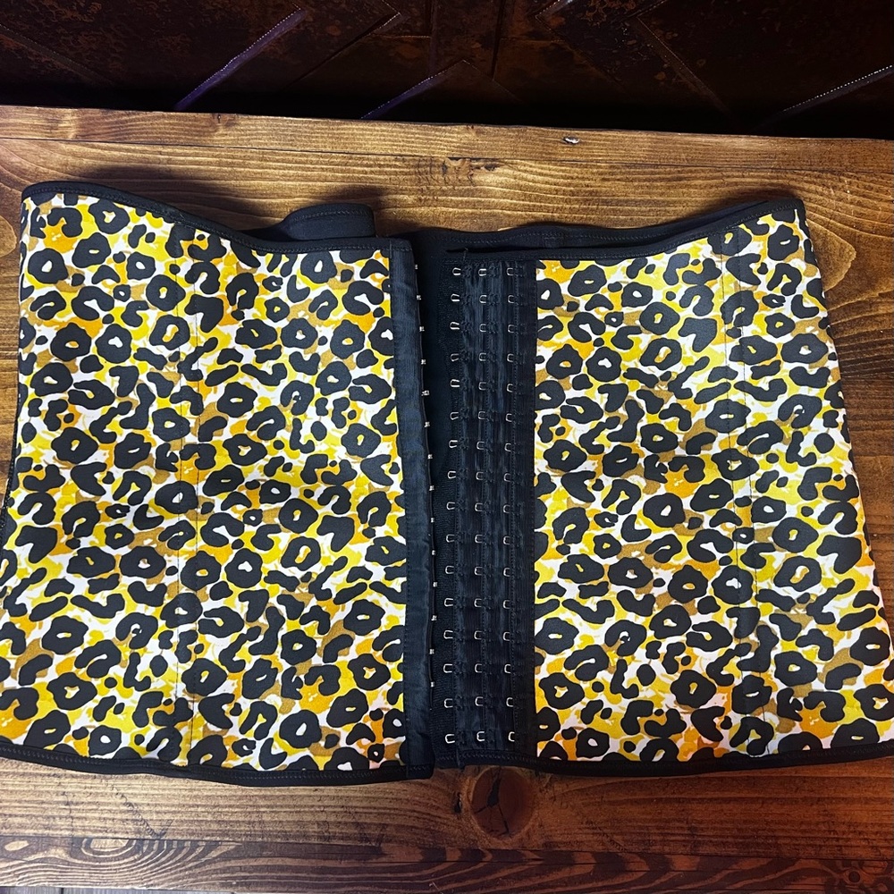 Lipo Express Leopard Print Women's Waist Trainer 4XL Plus Size - Gently Used